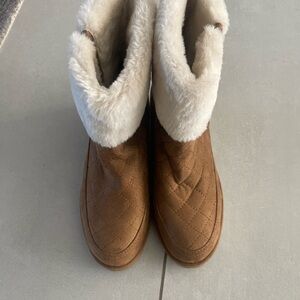 Cozy Brown Quilted Women's Boots